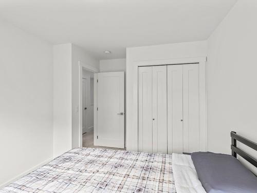 23-720 Valley Road, Kelowna, BC - Indoor Photo Showing Bedroom
