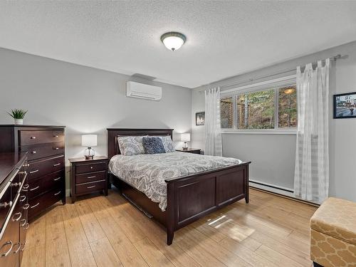 815 Steele Road, Kelowna, BC - Indoor Photo Showing Bedroom