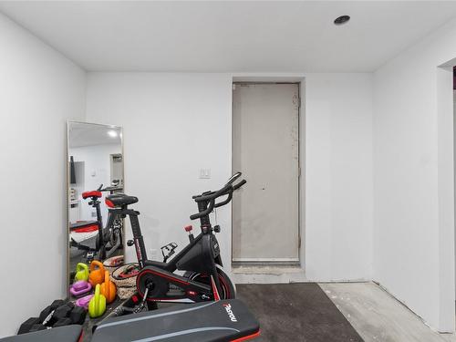 2975 Patterson Street, Armstrong, BC - Indoor Photo Showing Gym Room