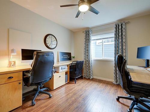 395 Providence Avenue, Kelowna, BC - Indoor Photo Showing Office