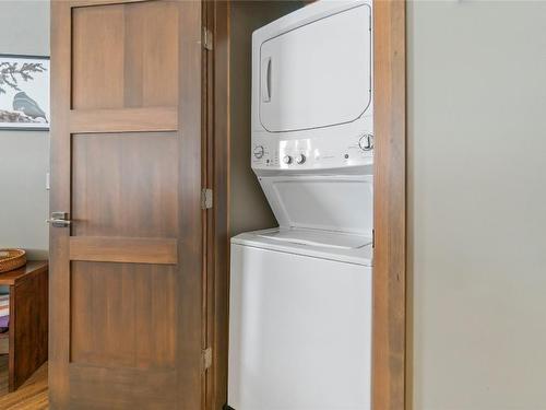 2108-375 Raven Ridge Road, Big White, BC - Indoor Photo Showing Laundry Room