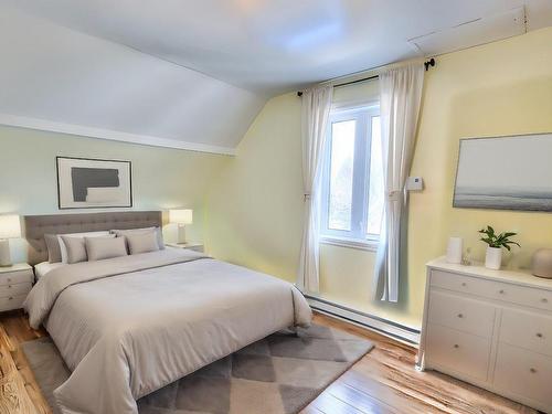 Chambre Ã  coucher principale - 155 Rue Hébert, Montréal (Saint-Laurent), QC - Indoor Photo Showing Bedroom