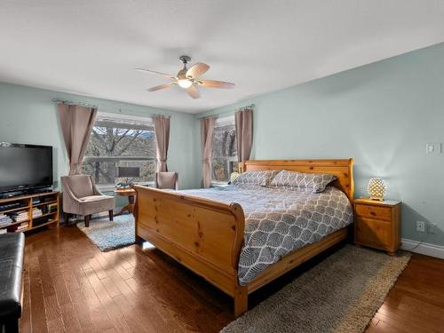 1491 Pine Cres, Kamloops, BC - Indoor Photo Showing Bedroom