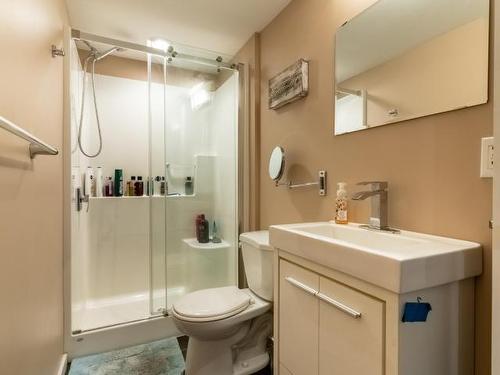 754 Mccurrach Road, Kamloops, BC - Indoor Photo Showing Bathroom
