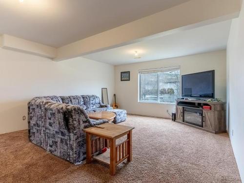 754 Mccurrach Place, Kamloops, BC - Indoor
