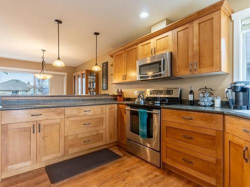 754 Mccurrach Road, Kamloops, BC - Indoor Photo Showing Kitchen With Stainless Steel Kitchen