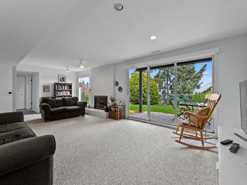 170 Waddington Drive, Kamloops, BC - Indoor Photo Showing Living Room With Fireplace