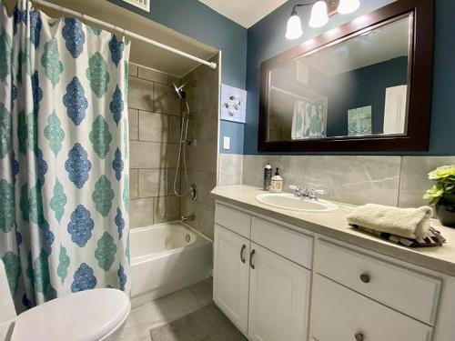 2430 Harper Ranch Road, Kamloops, BC - Indoor Photo Showing Bathroom