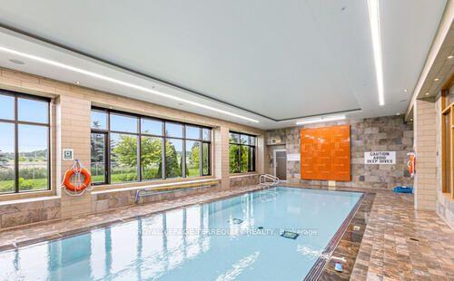 910-325 South Park Rd, Markham, ON - Indoor Photo Showing Other Room With In Ground Pool