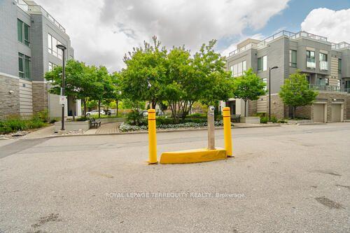 910-325 South Park Rd, Markham, ON - Outdoor