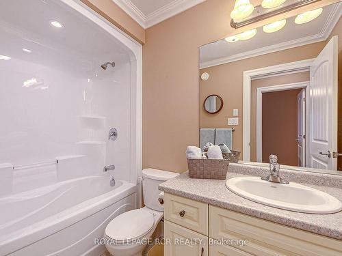 82 Greenway Dr, Wasaga Beach, ON - Indoor Photo Showing Bathroom