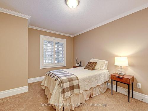 82 Greenway Dr, Wasaga Beach, ON - Indoor Photo Showing Bedroom