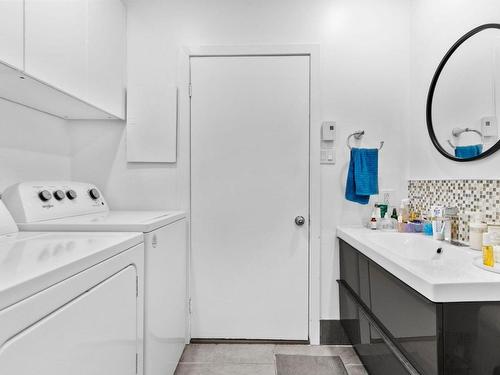 Bathroom - 1066  - 1074 Rue Wolfe, Montréal (Ville-Marie), QC - Indoor Photo Showing Laundry Room