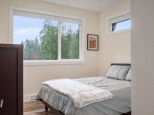 2635 Steve Ellis Rd, Nanaimo, BC - Indoor Photo Showing Bedroom