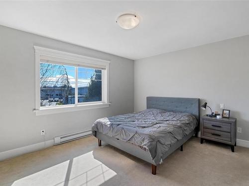 17-1880 Laval Ave, Saanich, BC - Indoor Photo Showing Bedroom