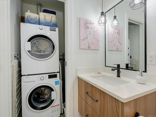514-515 Chatham St, Victoria, BC - Indoor Photo Showing Laundry Room