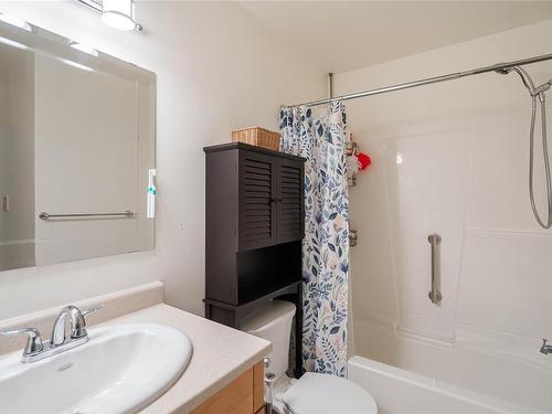 407-225 Cypress St, Nanaimo, BC - Indoor Photo Showing Bathroom