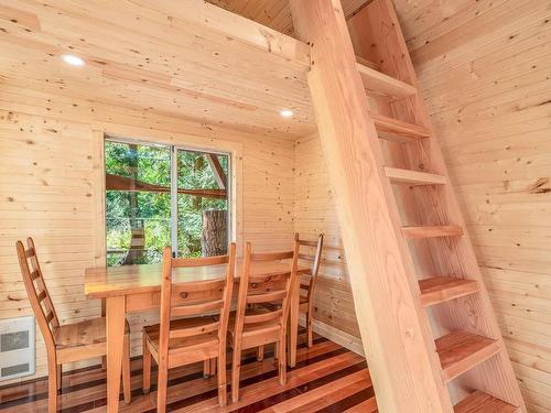 22 Captain Kidds Terr, Protection Island, BC - Indoor Photo Showing Dining Room