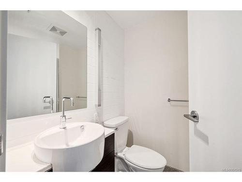 412-770 Fisgard St, Victoria, BC - Indoor Photo Showing Bathroom