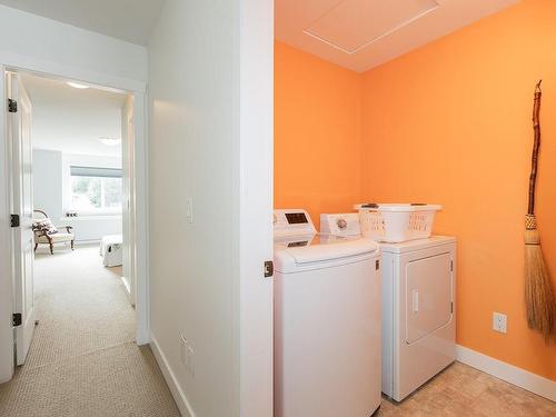 103-4699 Muir Rd, Courtenay, BC - Indoor Photo Showing Laundry Room