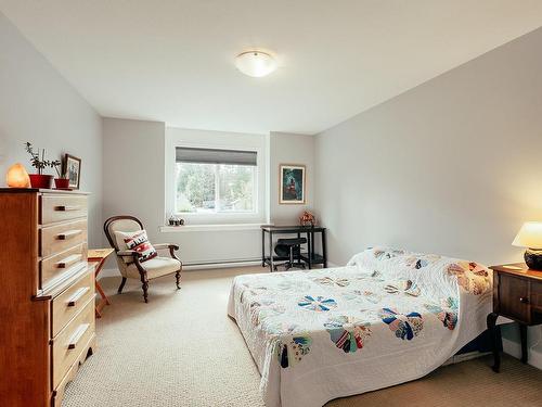 103-4699 Muir Rd, Courtenay, BC - Indoor Photo Showing Bedroom