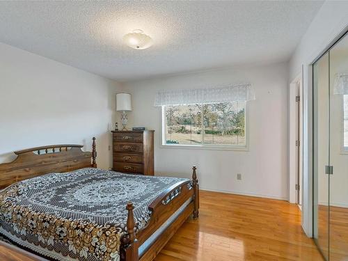 6061 Wisteria Way, Duncan, BC - Indoor Photo Showing Bedroom