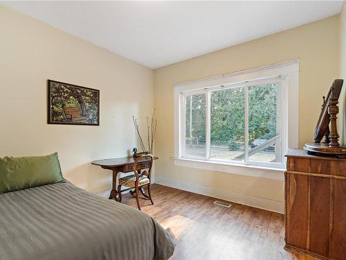 3155 Grant Rd, Courtenay, BC - Indoor Photo Showing Bedroom