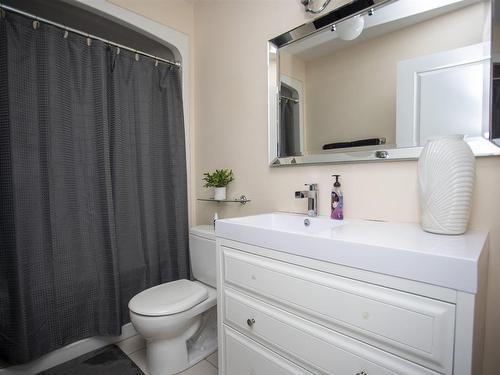 1771 Broadway Avenue, Thunder Bay, ON - Indoor Photo Showing Bathroom