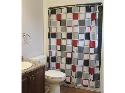 825 Huffman Court, Fort Frances, ON - Indoor Photo Showing Bathroom