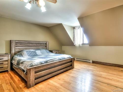 Master bedroom - 104 Rue Campbell, Henryville, QC - Indoor Photo Showing Bedroom