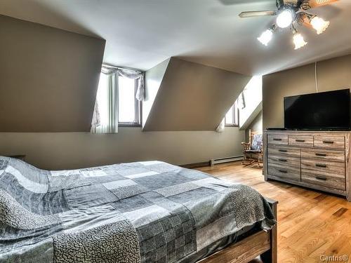 Master bedroom - 104 Rue Campbell, Henryville, QC - Indoor Photo Showing Bedroom