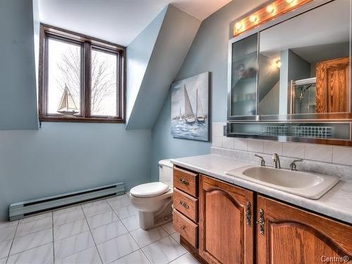 Salle de bains - 104 Rue Campbell, Henryville, QC - Indoor Photo Showing Bathroom