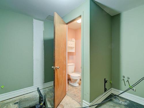 Powder room - 104 Rue Campbell, Henryville, QC - Indoor Photo Showing Bathroom