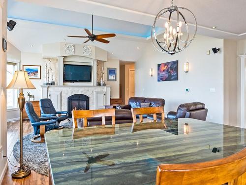 439 Panorama Crescent, Okanagan Falls, BC - Indoor Photo Showing Dining Room