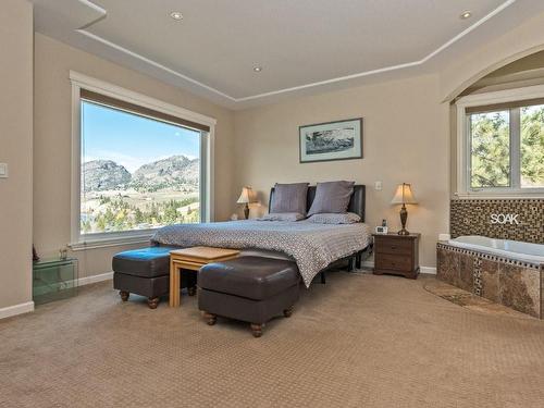 439 Panorama Crescent, Okanagan Falls, BC - Indoor Photo Showing Bedroom