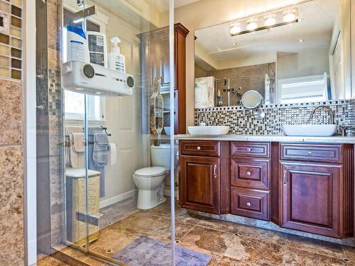 439 Panorama Crescent, Okanagan Falls, BC - Indoor Photo Showing Bathroom