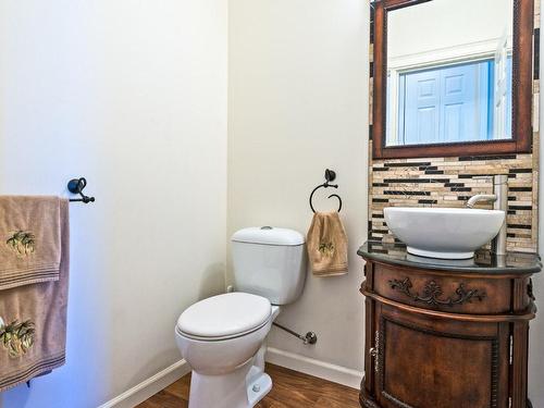 439 Panorama Crescent, Okanagan Falls, BC - Indoor Photo Showing Bathroom