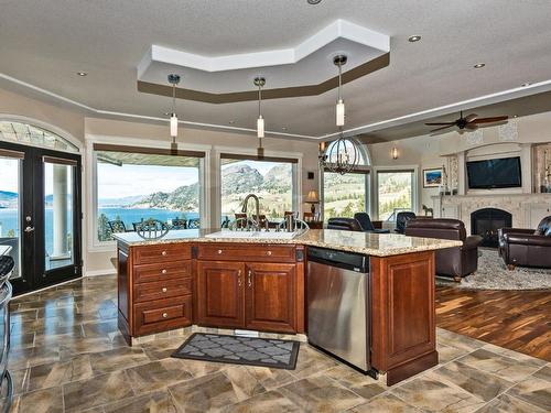 439 Panorama Crescent, Okanagan Falls, BC - Indoor Photo Showing Kitchen