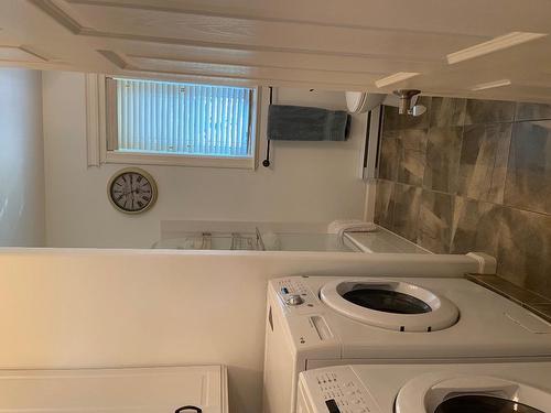 439 Panorama Crescent, Okanagan Falls, BC - Indoor Photo Showing Laundry Room