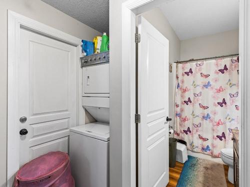 3174 Mustang Court, Kelowna, BC - Indoor Photo Showing Laundry Room