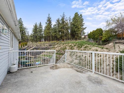 3174 Mustang Court, Kelowna, BC - Outdoor With Exterior