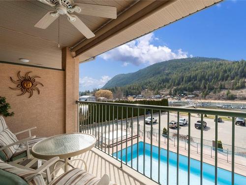 303-1002 Riverside Avenue, Sicamous, BC - Outdoor With Exterior