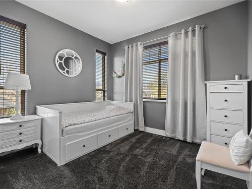 12815 Shoreline Drive, Lake Country, BC - Indoor Photo Showing Bedroom