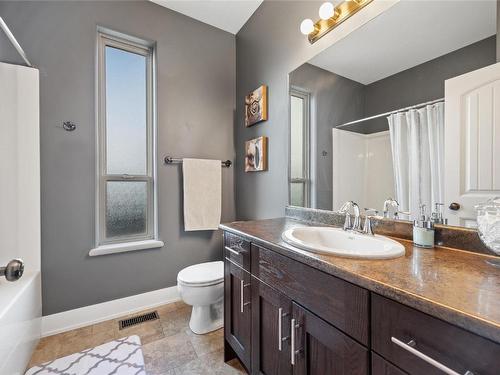 12815 Shoreline Drive, Lake Country, BC - Indoor Photo Showing Bathroom