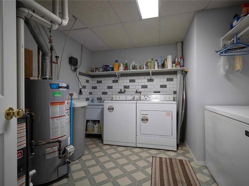481 Hody Drive, Okanagan Falls, BC - Indoor Photo Showing Laundry Room