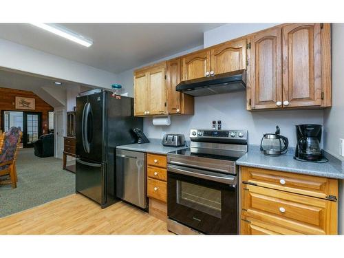 4025 Squilax-Anglemont Road, Scotch Creek, BC - Indoor Photo Showing Kitchen