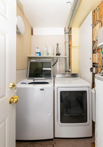 4025 Squilax-Anglemont Road, Scotch Creek, BC - Indoor Photo Showing Laundry Room