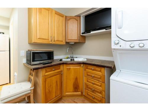 4025 Squilax-Anglemont Road, Scotch Creek, BC - Indoor Photo Showing Laundry Room