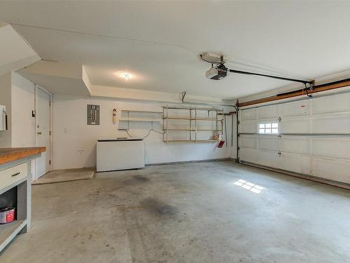 756 Springrose Way, Kelowna, BC - Indoor Photo Showing Garage