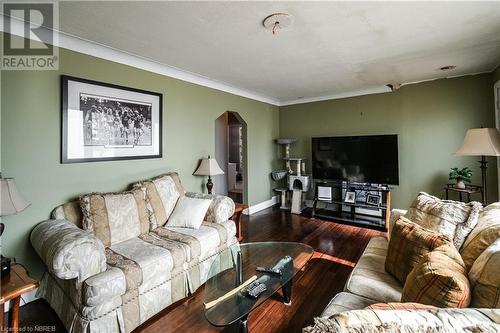 2452 Queensway Road, North Bay, ON - Indoor Photo Showing Living Room